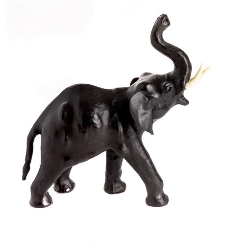 Sculpture elephant en cuir-a