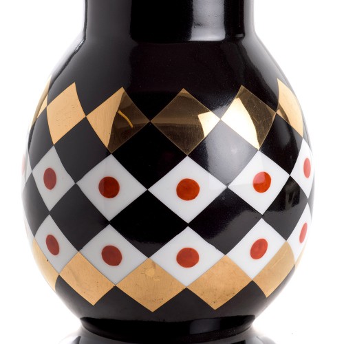 Corolla vase checkerboard black FDL