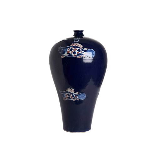 Vase maiping carved fish blue