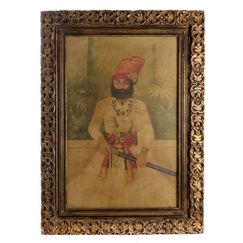 Portrait de Maharaja Takhat Singh en extérieur avec cadre en bois sculpté