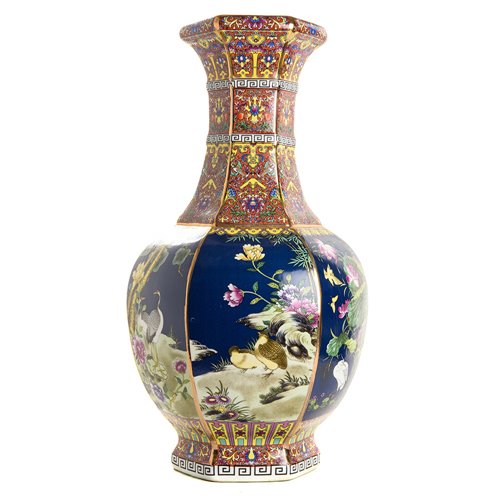 Octogonal Vase Scenery Blue Red Bkg