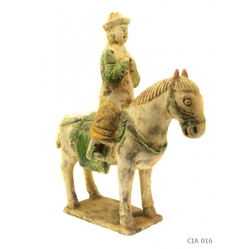Cheval style ming terre cuite