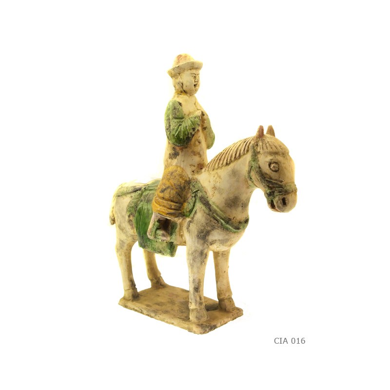 Cheval style ming terre cuite