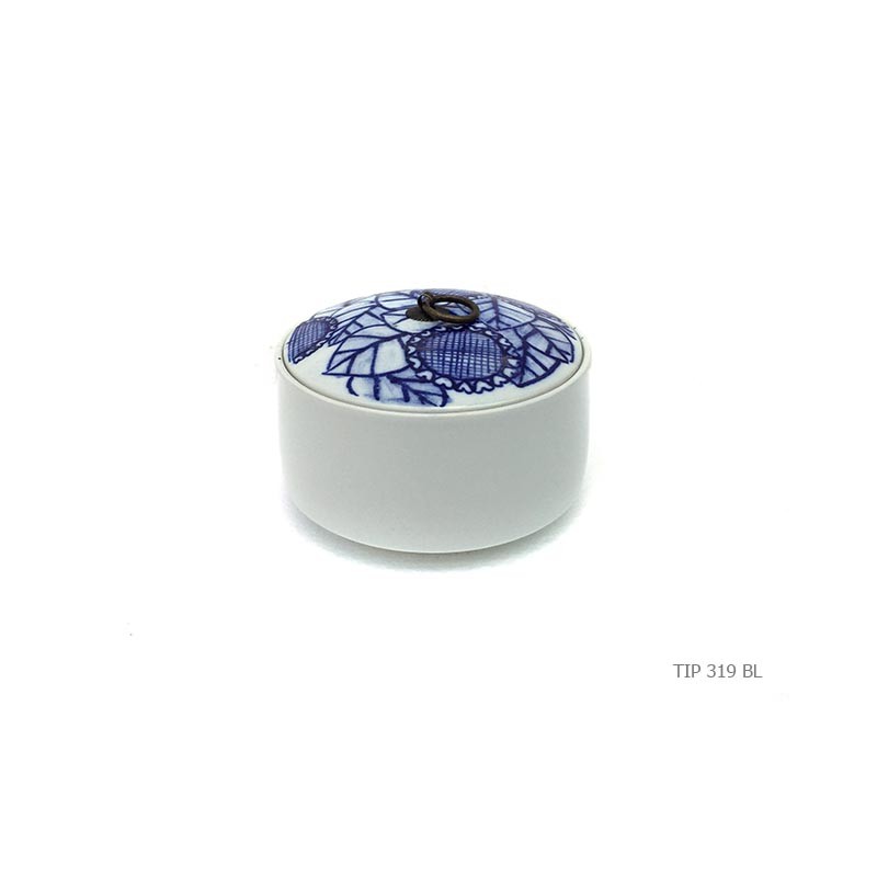 White box with lid blue white