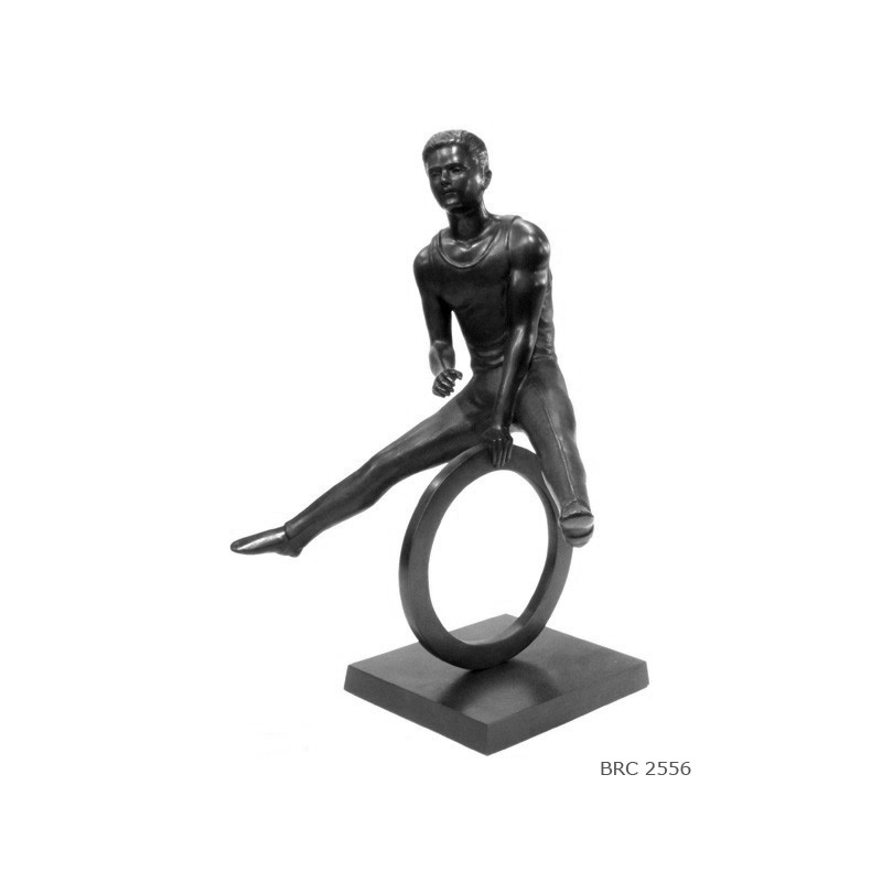 Gymnast 'stretch leg' bronze