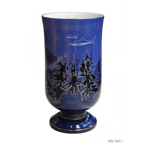 Straight vase sharks N.Blandin